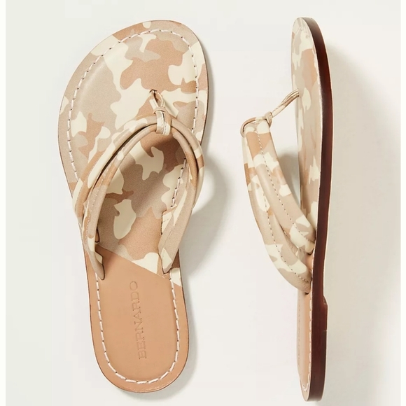 Bernardo Two-Toned Flip-flop Sandals- neutral